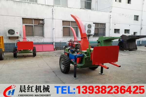發(fā)往大連的小樹(shù)枝粉碎機(jī)工作現(xiàn)場(chǎng)